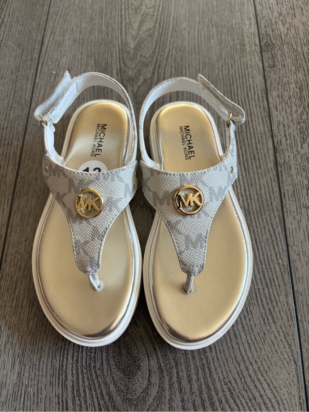 Michael Kors Girls Metallic Silver Logo Thong Sandals